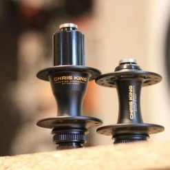 Chris-king Paire De Moyeux Chris King R45D Centerlock Edition Limitée Two Tone Black Gold - 24T